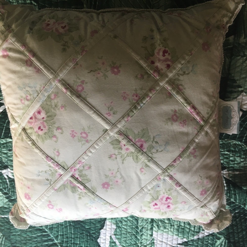 NW VINTAGE CHIC DARCY SQUARE PILLOW, MINT GREEN